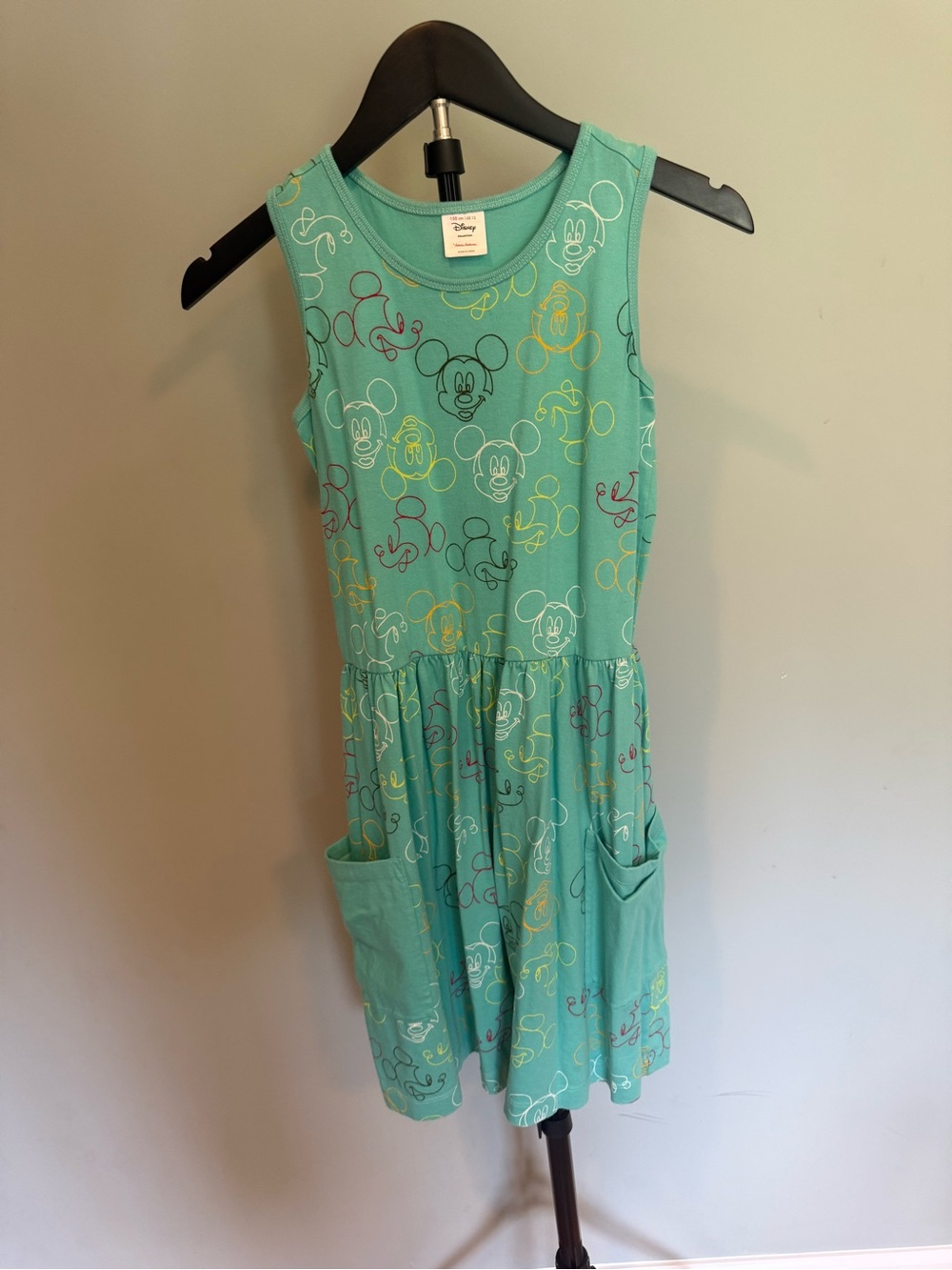 Hanna Andersson Mint Green Sleeveless Pocket Dress with Cartoon Outline Print